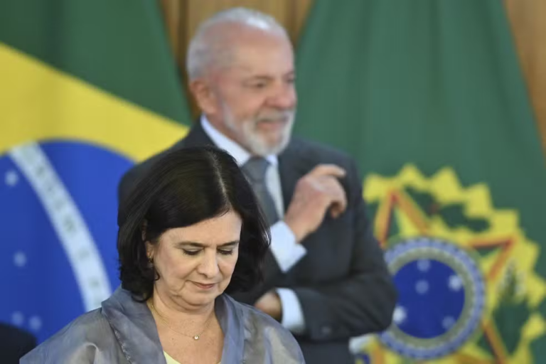 Presidente Lula substitui ministra da Saúde Nísia Trindade por Alexandre Padilha