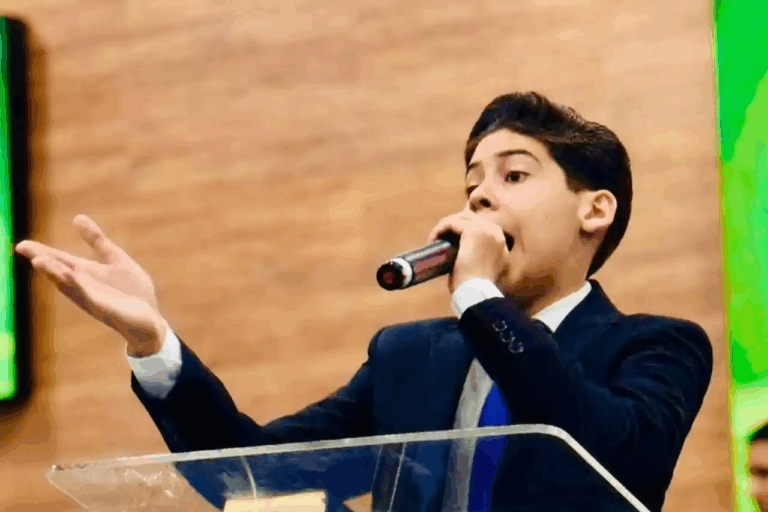 Pastor Mirim Proibido de Pregar por Conselho Tutelar