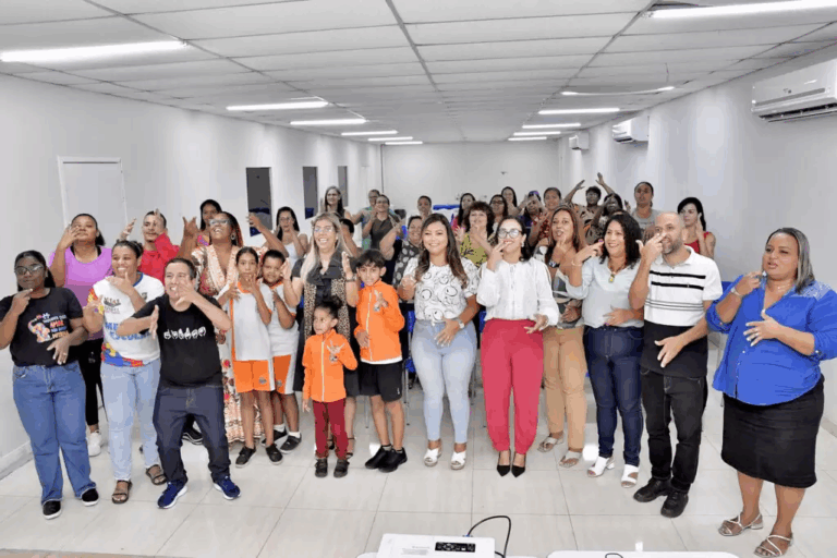 Salários pagos só a efetivos revoltam contratados