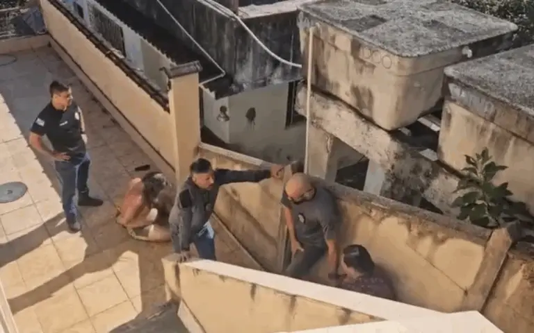 Irmãos escondem corpo do pai por meses para ficar com benefícios