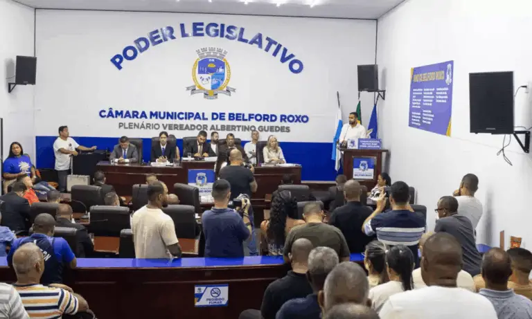 Enfermeiros protestam por reajuste não pago