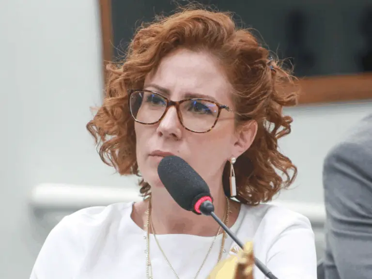 STF decreta prisão de Carla Zambelli