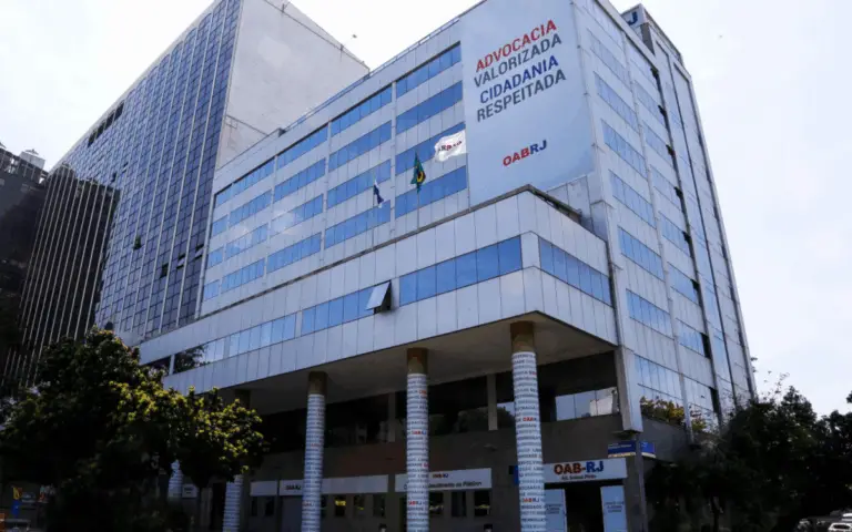 Golpe do falso advogado avança no Rio com uso de IA