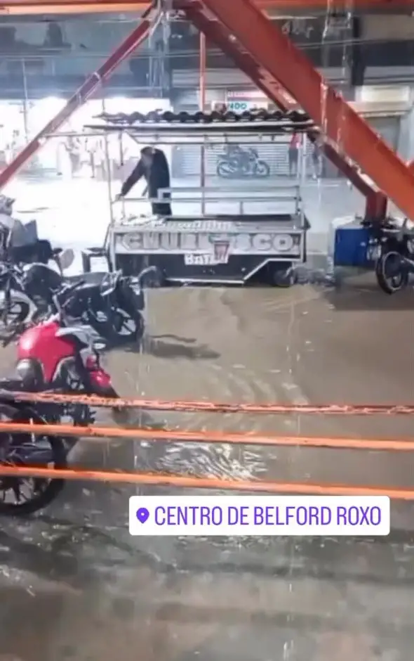 Obras de Canella derretem com a chuva
