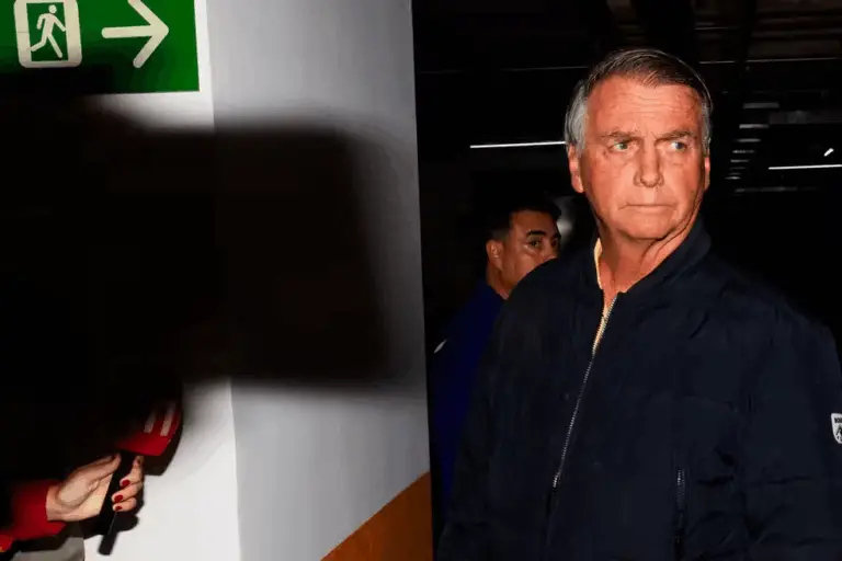 Prisão domiciliar para Bolsonaro